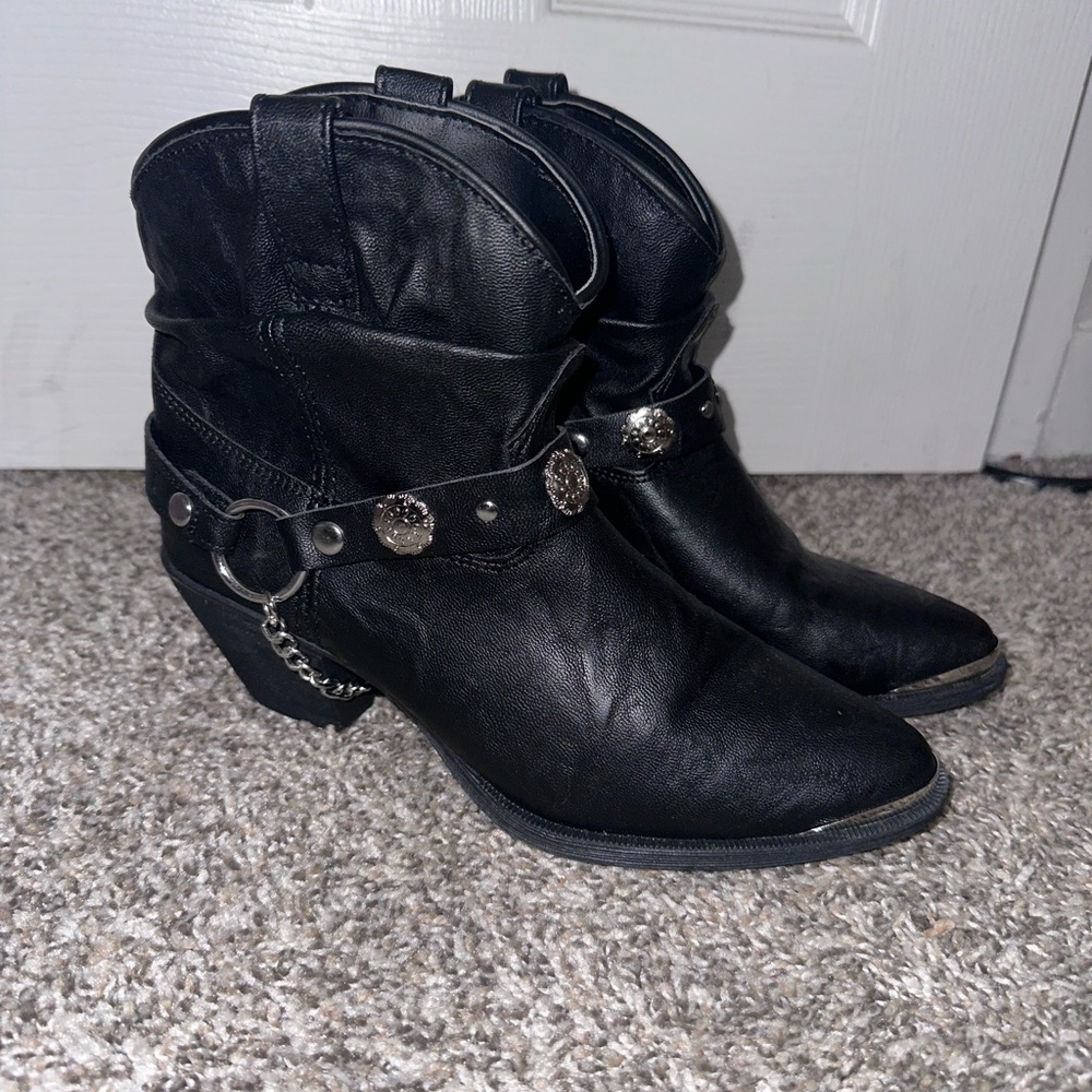 DINGO black booties new never worn